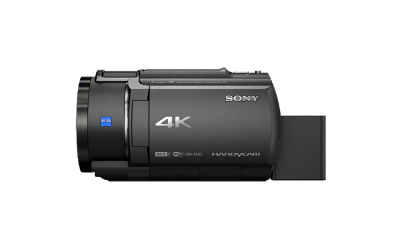 מבט בזווית על מצלמת וידיאו FDR-AX43A של Sony