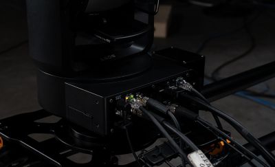 Image in which several cables are connected