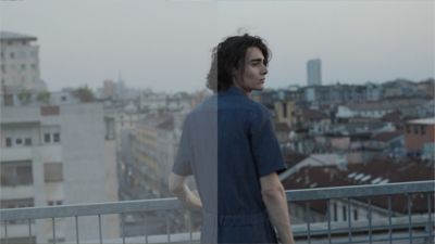 Imagen de ejemplo: en la mitad izquierda, se muestra la imagen de registro y, en la mitad derecha, se muestra la imagen graduada