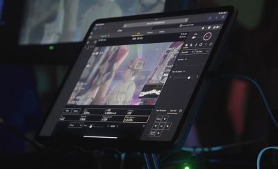 Image in which a person is controlling the FR7 via the Web App