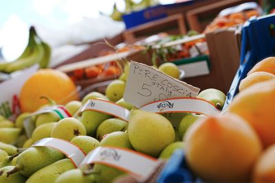 Image of colourful fruits stocked to be sold in VV2 (Vivid2) mode.