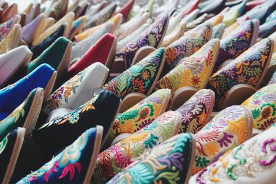 Image of colourful slippers in IN (Instant) mode.