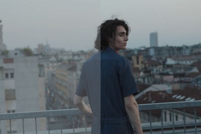 Imagen de ejemplo: en la mitad izquierda, se muestra la imagen de registro y, en la mitad derecha, se muestra la imagen graduada