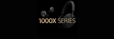 Imagem de um par de auriculares WF-1000XM5 e auscultadores WH-1000XM5 num fundo negro atrás do texto a dourado "1000X SERIES"
