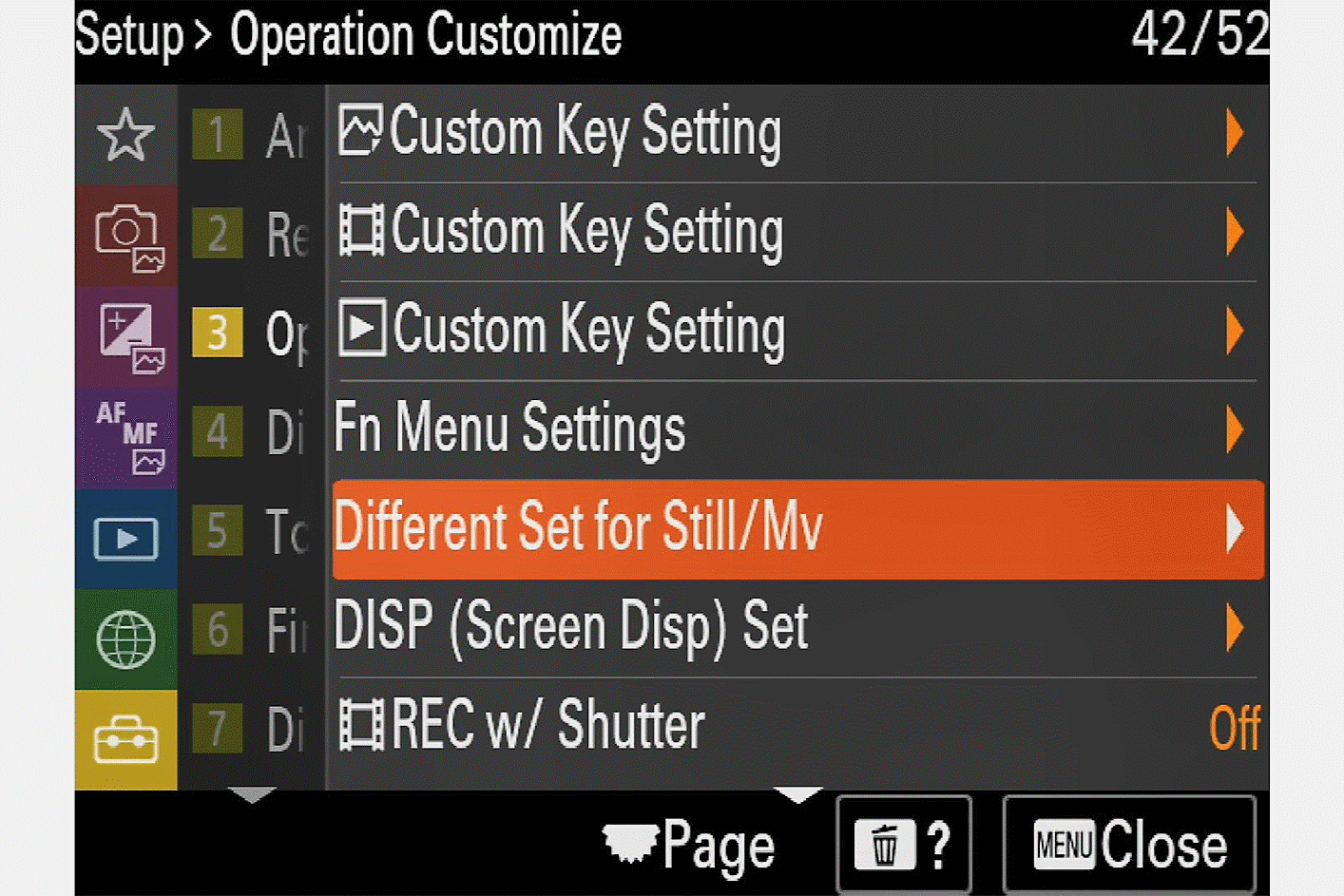 Menú "Operation Customize" (personalizar manejo) con el cursor sobre "Different Set for Still/MV" (diferente para foto/video)