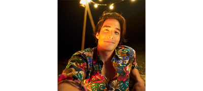 Outstanding low-light selfies