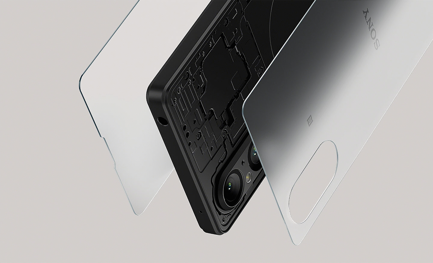 Image agrandie d'un Xperia 5 V mettant en évidence les panneaux en verre à l'avant et à l'arrière