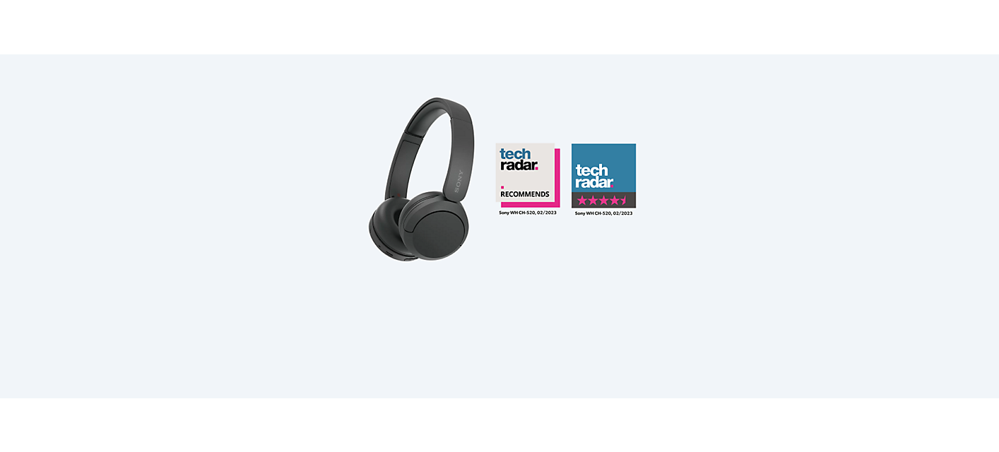 אוזניות WH-CH520 עם שני סמלי לוגו של פרסי TechRadar 2023