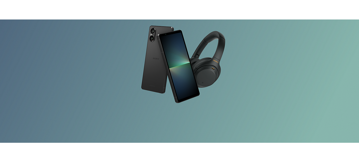 Musta Xperia 5 V sinivihreällä liukuväritaustalla, mukana WH-CH720N-kuulokkeet