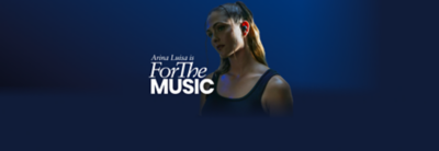 Sony-Musik Künstler Arina Luisa mit ihre WF-1000XM5 Kopfhörer