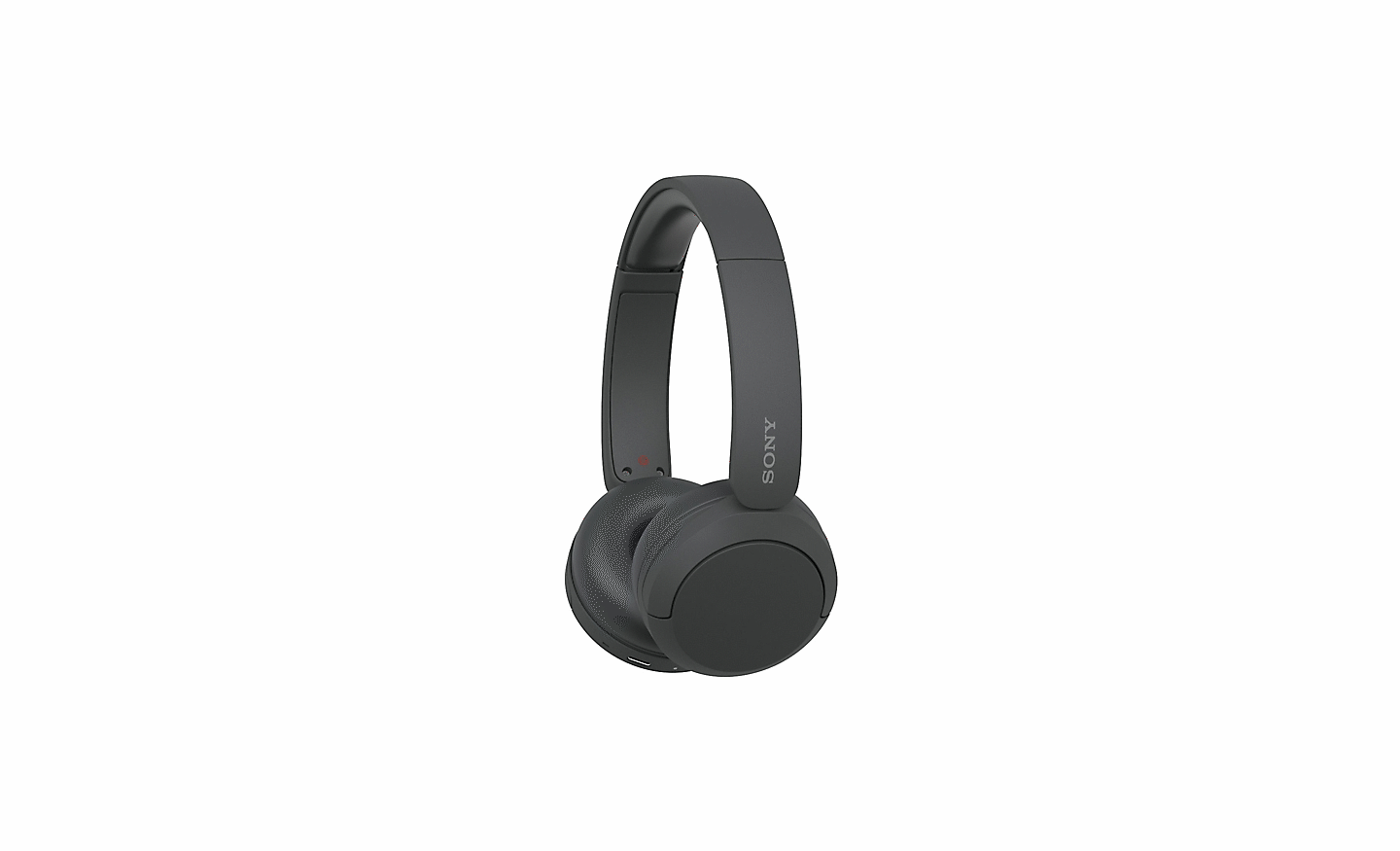 Snímek černých sluchátek Sony WH-CH520 na bílém pozadí