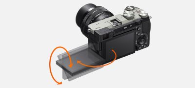 Vari-angle monitor enhances shooting flexibility 