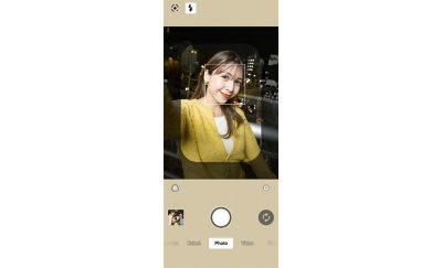 The user interface of the camera app in selfie mode.