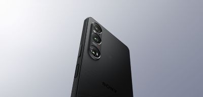 Black Xperia 1 VI 直立圖中顯示出三種鏡頭。