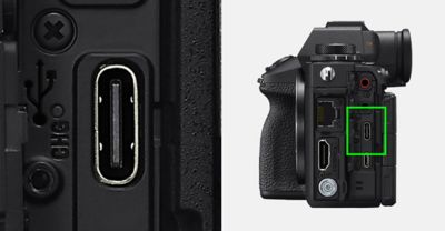 Imagen de producto del puerto USB Type-C en el lateral izquierdo de la cámara