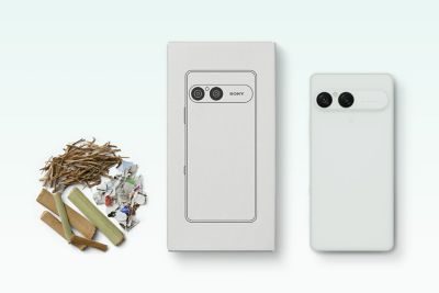 OBM (Original Blended Material) de Sony, que está hecho de bambú sostenible, fibras de caña de azúcar y papel reciclado. Caja para venta minorista con OBM. Dispositivo Sony Xperia.