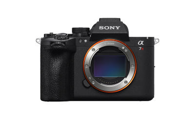 Front view of Sony α7R VI