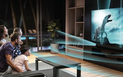 Famiglia che guarda un film su un televisore Sony BRAVIA