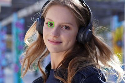 Enhanced Real-time Eye AF supports portrait shooting