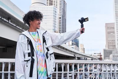 Snimanje selfija u gradu.