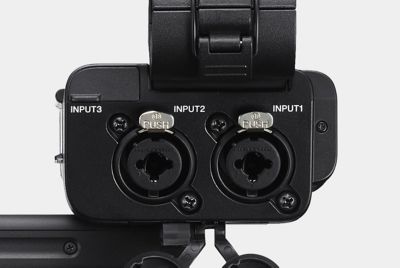 Hình ảnh đầu cắm XLR trên tay cầm