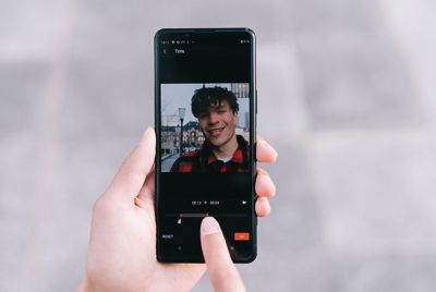 Hình ảnh tình huống của một người sử dụng Movie Edit Add-on để chỉnh sửa phim