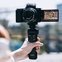 Situational image of the ZV-E10 recording a video