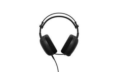 Vista de 360° de los audífonos tipo diadema negros sobre un fondo blanco