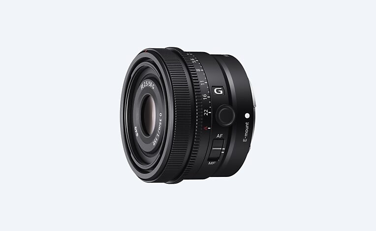 Zijaanzicht van de SEL50F25G lens van Sony