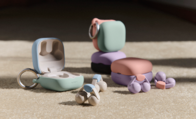 Audífonos LinkBuds Clip con cubiertas de estuche en tonos pastel, en una variedad de colores.