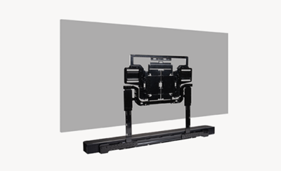 TV BRAVIA yang terpasang di dinding dengan soundbar yang terpasang pada braket TV.