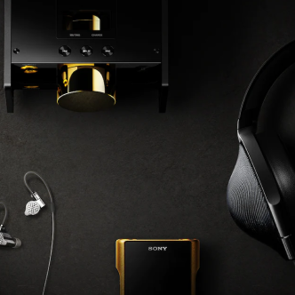 소니 해외 토토사이트 운영과 앰프 옆 Signature Series Walkman 실물 사진