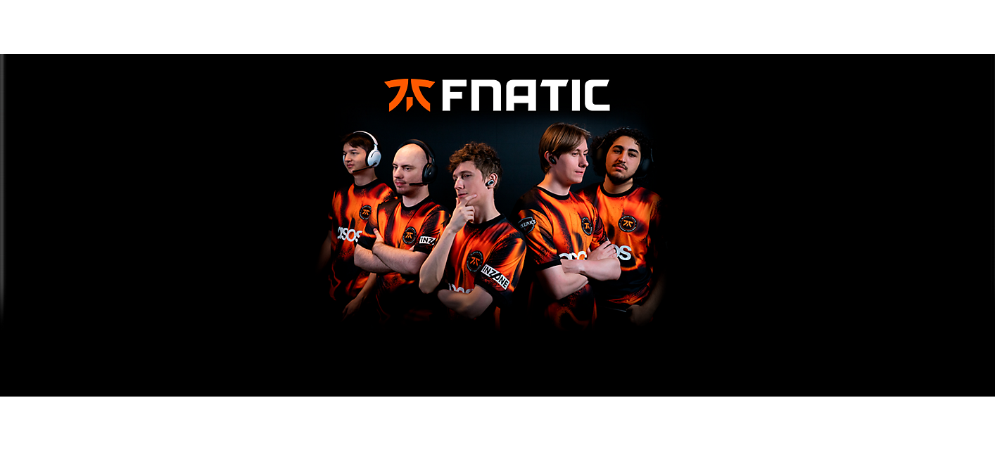 Bild des Fnatic VALORANT-Teams auf einem dunklen Hintergrund mit dem Fnatic-Logo oben