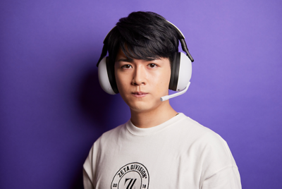 Headshot image of Laz from ZETA DIVISION wearing an INZONE H9 gaming headset