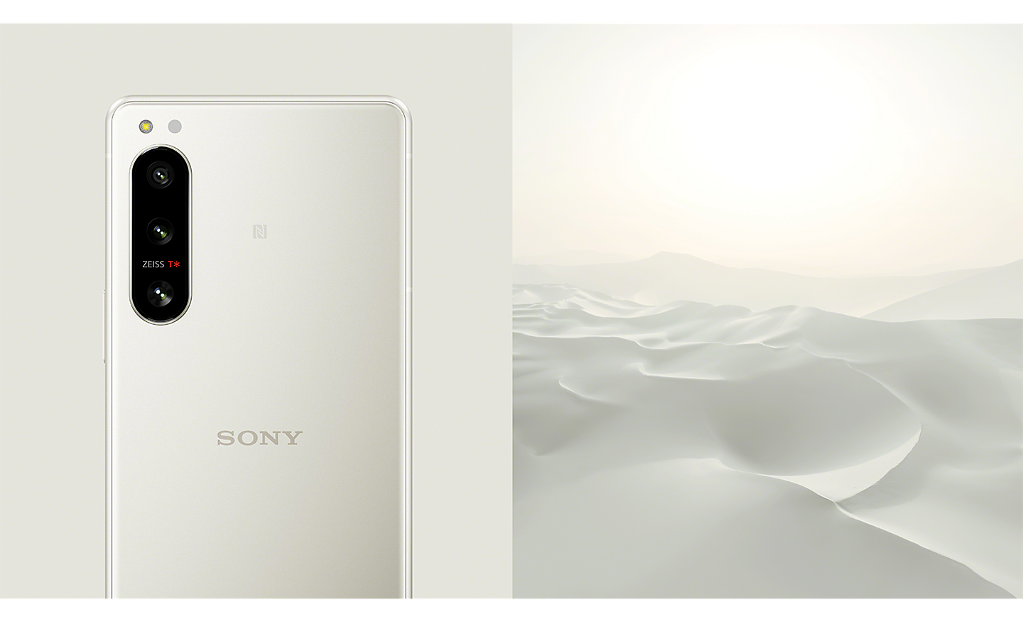 An Xperia 5 IV in Ecru White next to an image of sand dunes in glaring sunshine
