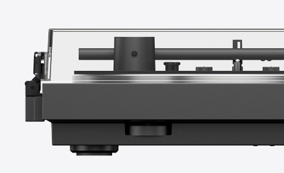 Primer plano lateral del PS-LX3BT con la cubierta protectora cerrada