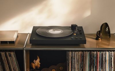 Zaregistrujte svůj gramofon Sony PS-LX3BT nebo Sony PS-LX5BT na portálu MySony a získejte slevový kupón* na nákup vinylových desek.