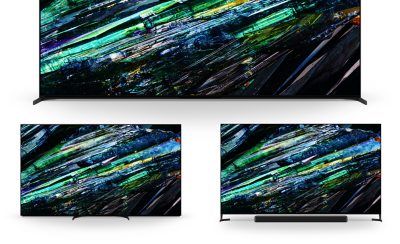 Image de trois téléviseurs BRAVIA de la série A95L montrant le support en réglage standard, en réglage étroit et en réglage barre de son