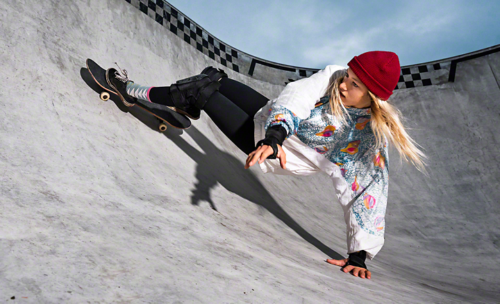 Intelligent motion processing for smooth, fast-moving action