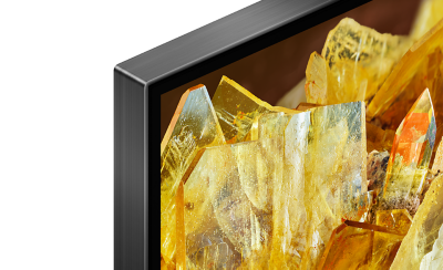 Detail of corner of BRAVIA TV showing virtually frameless Seamless Edge design