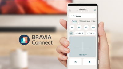 Рука, що містить смартфон з інтерфейсом програми Bravia Connect, поруч із логотипом Bravia Connect.