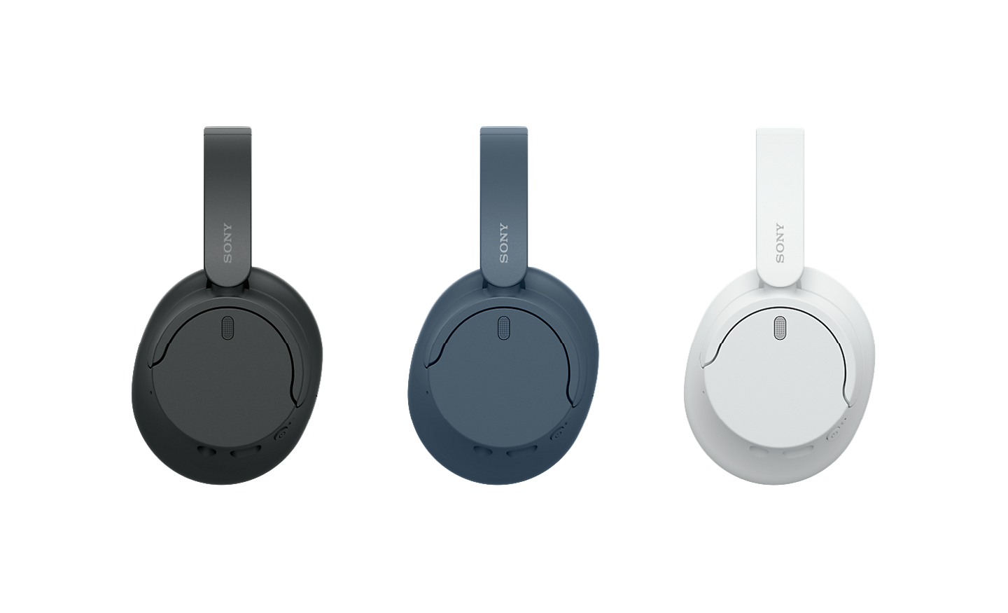 Kuvassa kolmet Sony WH-CH720 -kuulokkeet – mustat, siniset ja valkoiset