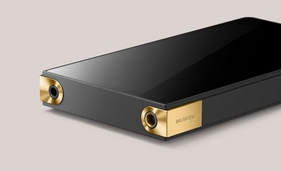 ภาพ NW-ZX707 วางอยู่บนพื้นผิวเรียบ