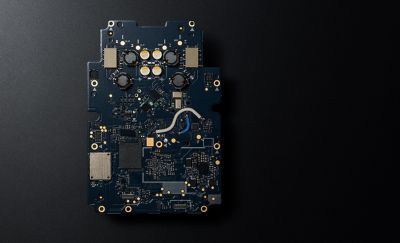 Huvudkretskortet i Sony NW-WM1ZM3-ljudspelaren
