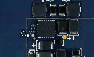 Macro detail of PCB power‑supply filtering circuit layout