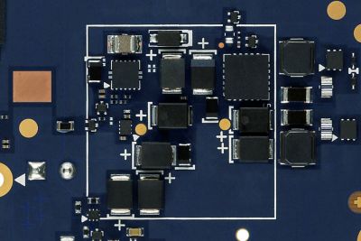 Macro detail of PCB power‑supply filtering circuit layout