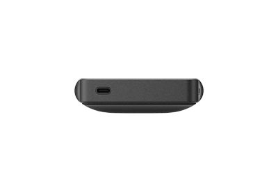 Närbild av nederkanten på NW-WM1AM3 med fokus på USB-C-porten.