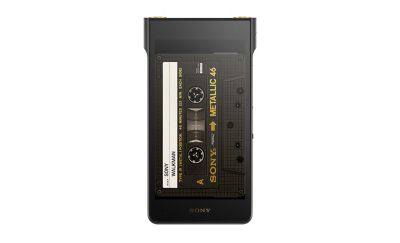 Sony NW-WM1AM3 med skärmvisning med kassettbandsdesign i retrostil
