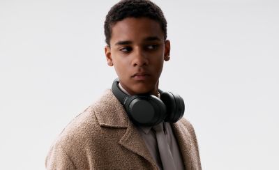 Căști Sony WH-1000XM4C portabile pe gât