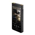 Vinklad bild framifrån av en svart Sony NW-WM1AM3 WALKMAN